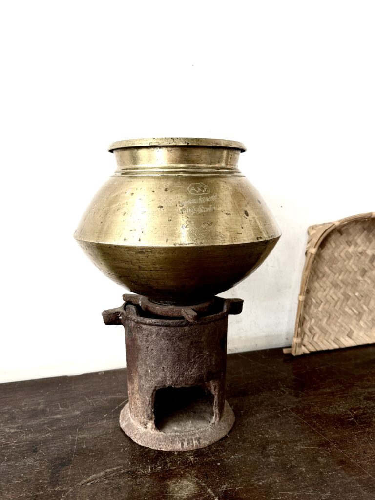 Classic 100 years old Dekaha Vengala Ponga Thavalai superior Golden bronze - Image 7