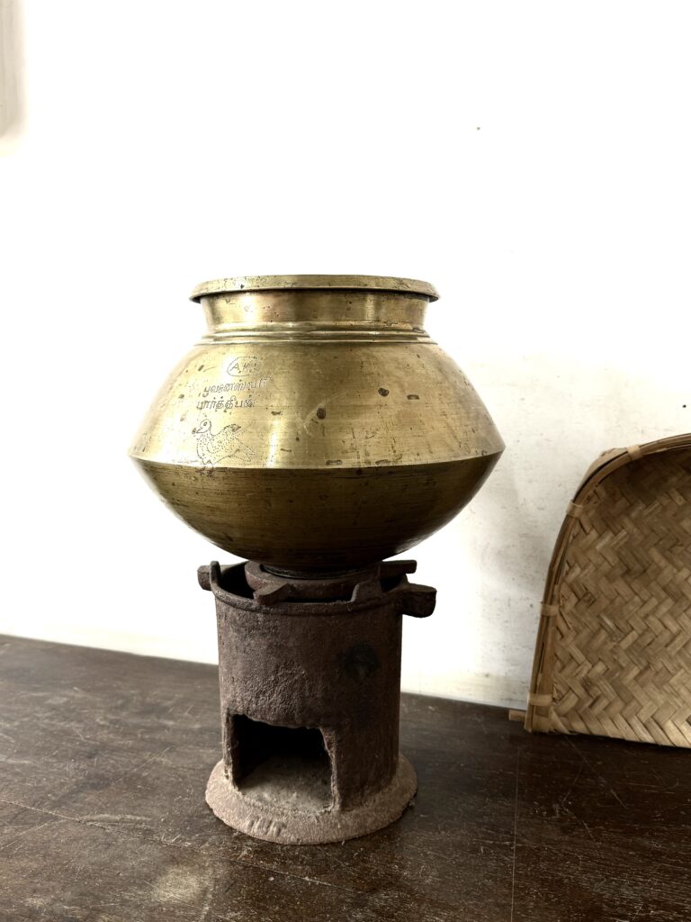 Classic 100 years old Dekaha Vengala Ponga Thavalai superior Golden bronze - Image 6