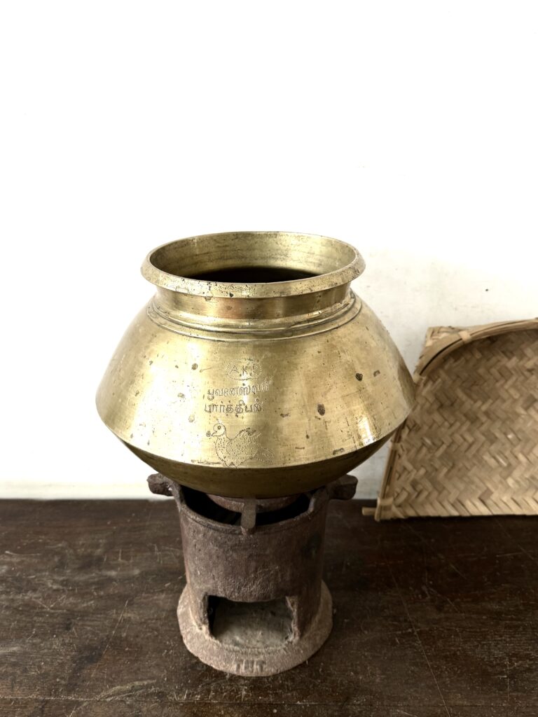 Classic 100 years old Dekaha Vengala Ponga Thavalai superior Golden bronze - Image 5