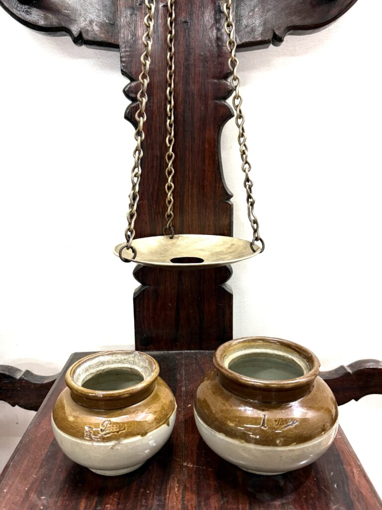 Chettinadu Vengala Uri with Parrys pots - Image 8