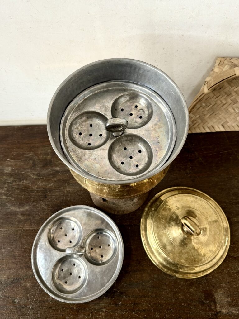 Antique Golden brass Kongunadu Idly steamer unused 6 inundations to make 6 idlys - Image 7