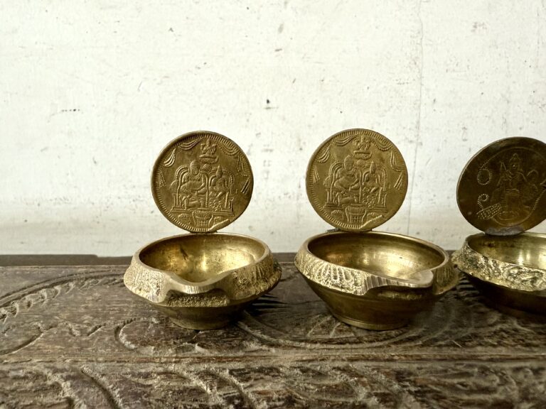 Auspicious Twin Kuber Lakshmi Diya with Kuber Yantra affixed along with twin Lord Muruga Diya - Image 4