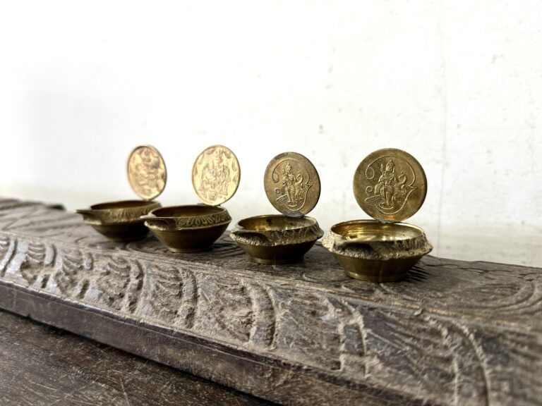 Auspicious Twin Kuber Lakshmi Diya with Kuber Yantra affixed along with twin Lord Muruga Diya - Image 6