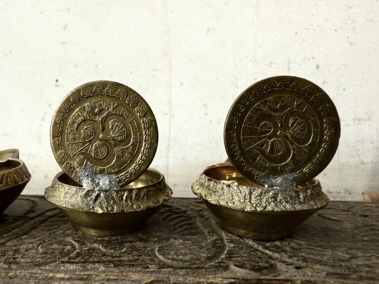 Auspicious Twin Kuber Lakshmi Diya with Kuber Yantra affixed along with twin Lord Muruga Diya - Image 8