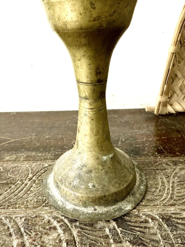 Kolop Kerosene wick lamp golden bronze with beautiful arch wave pattern - Image 7