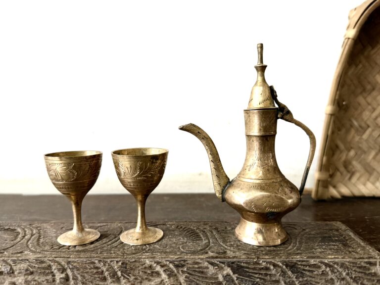 Persian Surahi tea jug with two cups classic bronze etched heavy cast - Image 3