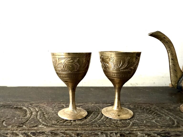 Persian Surahi tea jug with two cups classic bronze etched heavy cast - Image 4