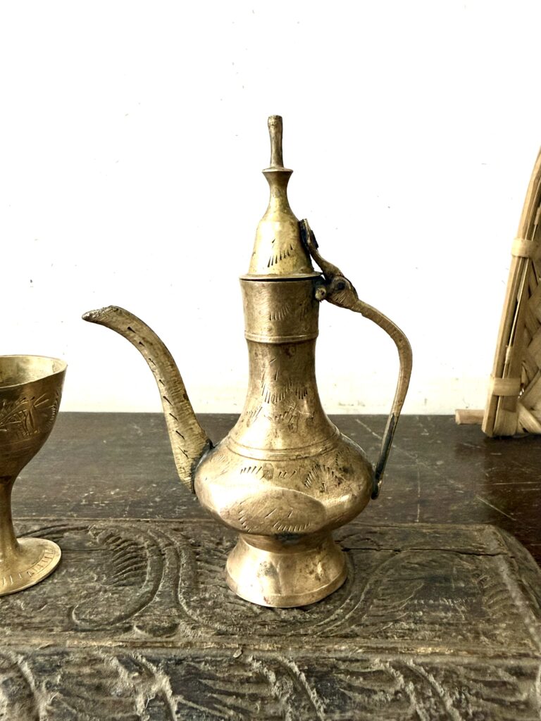 Persian Surahi tea jug with two cups classic bronze etched heavy cast - Image 5