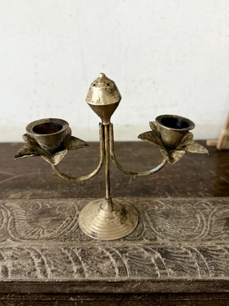 Classic brass twin candle bars with incense burner - Image 9