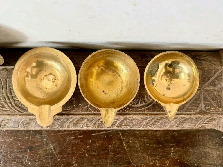 Aghal Vilakku assorted set of three golden brass lamps - Image 2