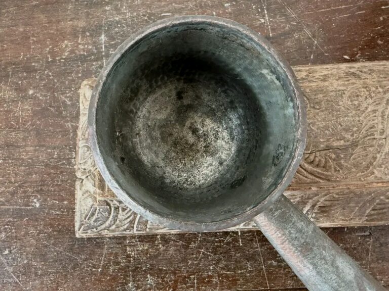 English coffee bean scoop rivited solid rounded hollow holder - Image 3