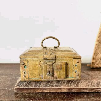 Vetrila Chellam/ Rectangle shaped Paan Daan or Betel box