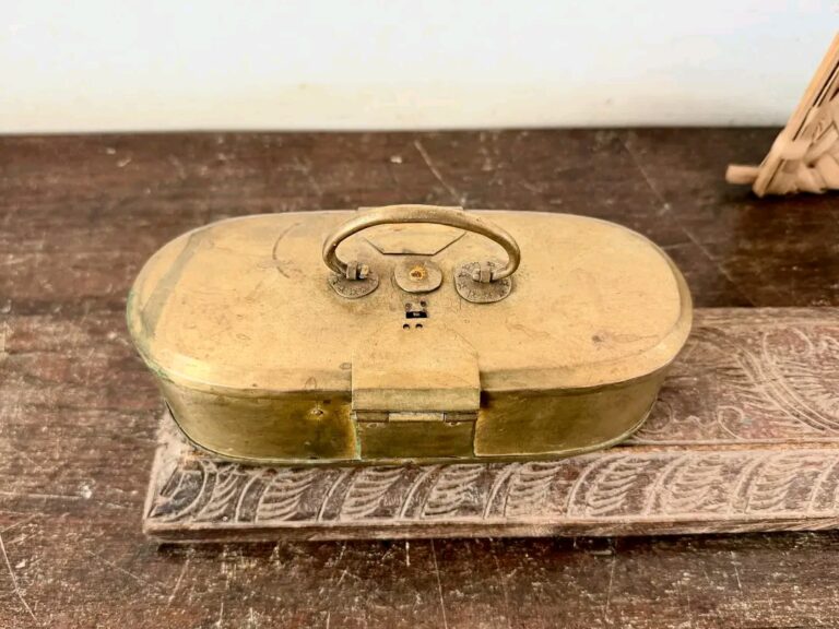 Kerala Oval Vellarika Chellam/ Cucumber shaped Paan Daan or Betel box - Image 2
