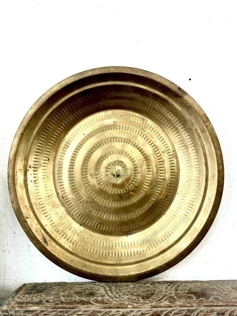 Seer thambalam platter golden brass light cast handmade - Image 2
