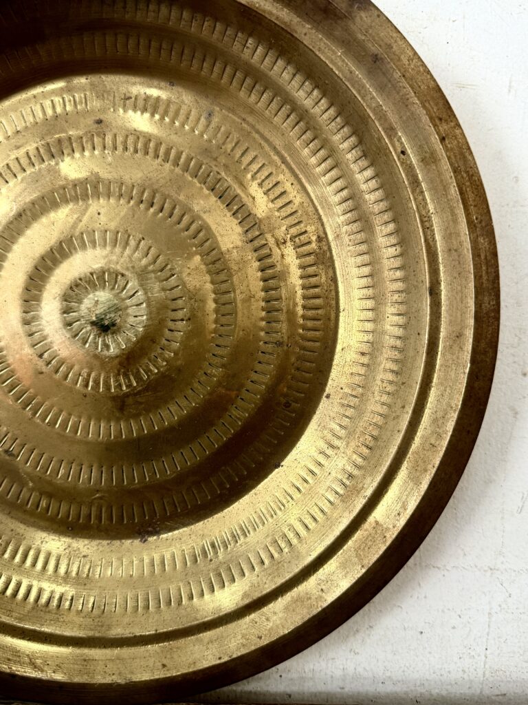 Seer thambalam platter golden brass light cast handmade - Image 3