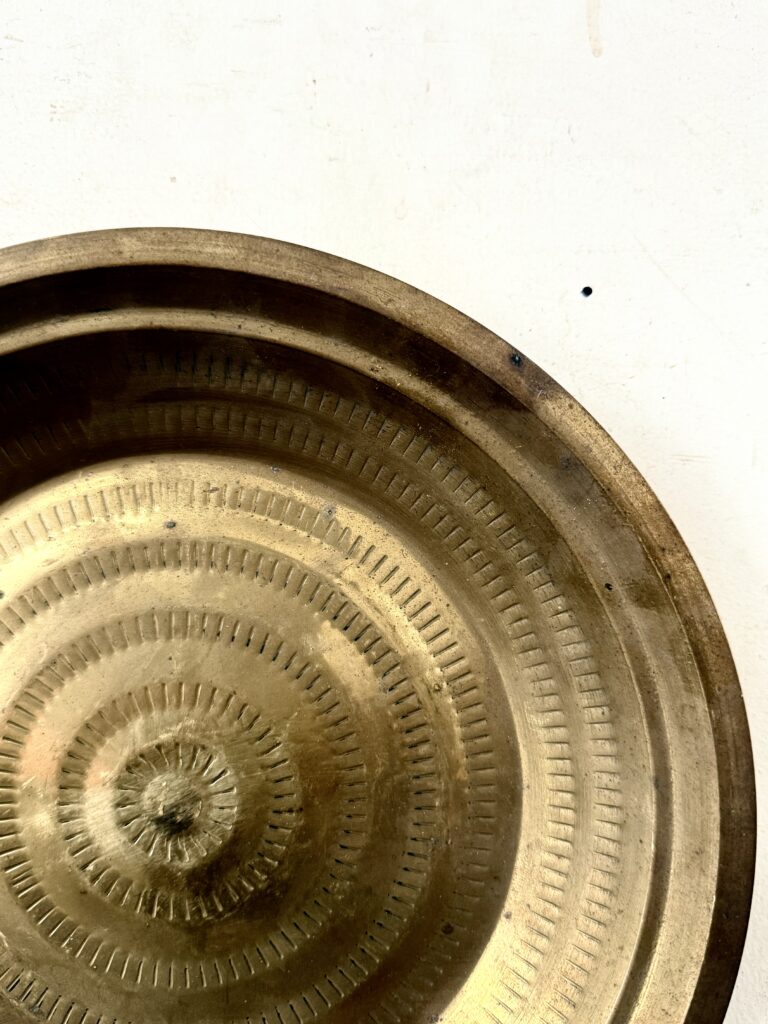 Seer thambalam platter golden brass light cast handmade - Image 4