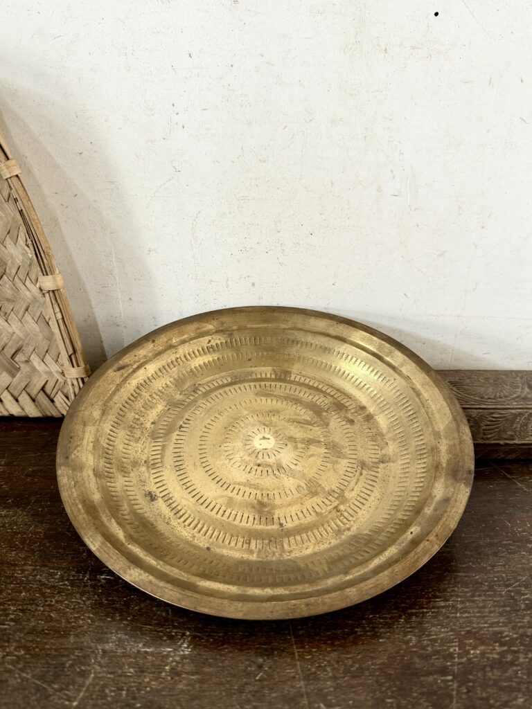 Seer thambalam platter golden brass light cast handmade - Image 5