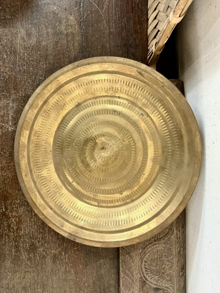 Seer thambalam platter golden brass light cast handmade - Image 6