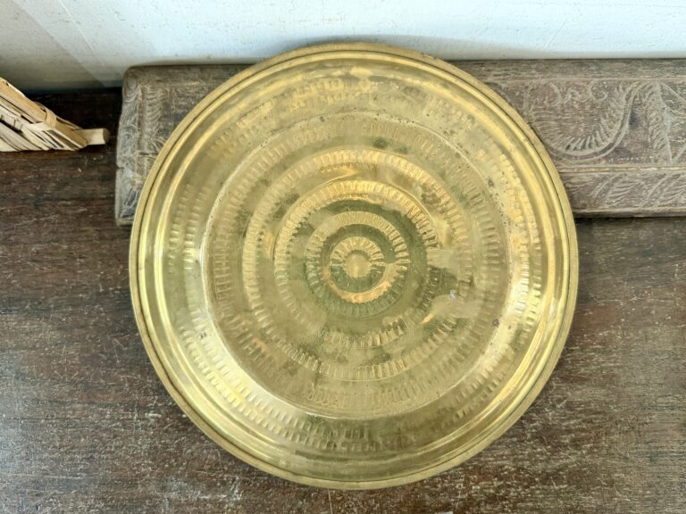 Seer thambalam platter golden brass light cast handmade - Image 8