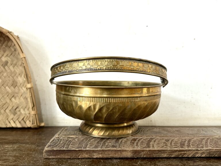 Classic Flower/Fruit basket golden brass handmade light cast fixed base - Image 2
