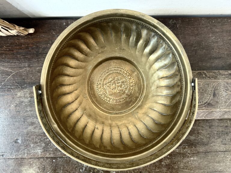 Classic Flower/Fruit basket golden brass handmade light cast fixed base - Image 8