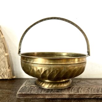 Classic Flower/Fruit basket golden brass handmade light cast fixed base