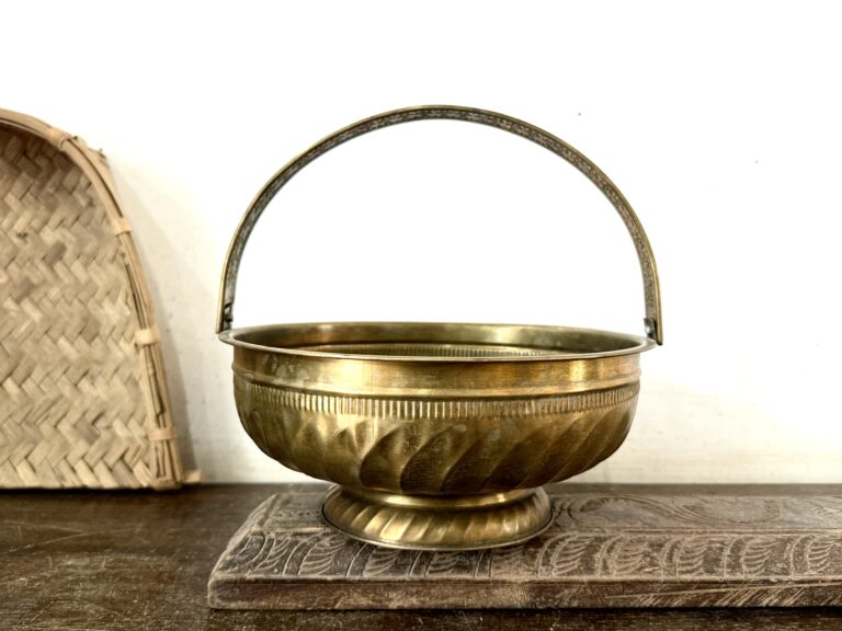 Classic Flower/Fruit basket golden brass handmade light cast fixed base