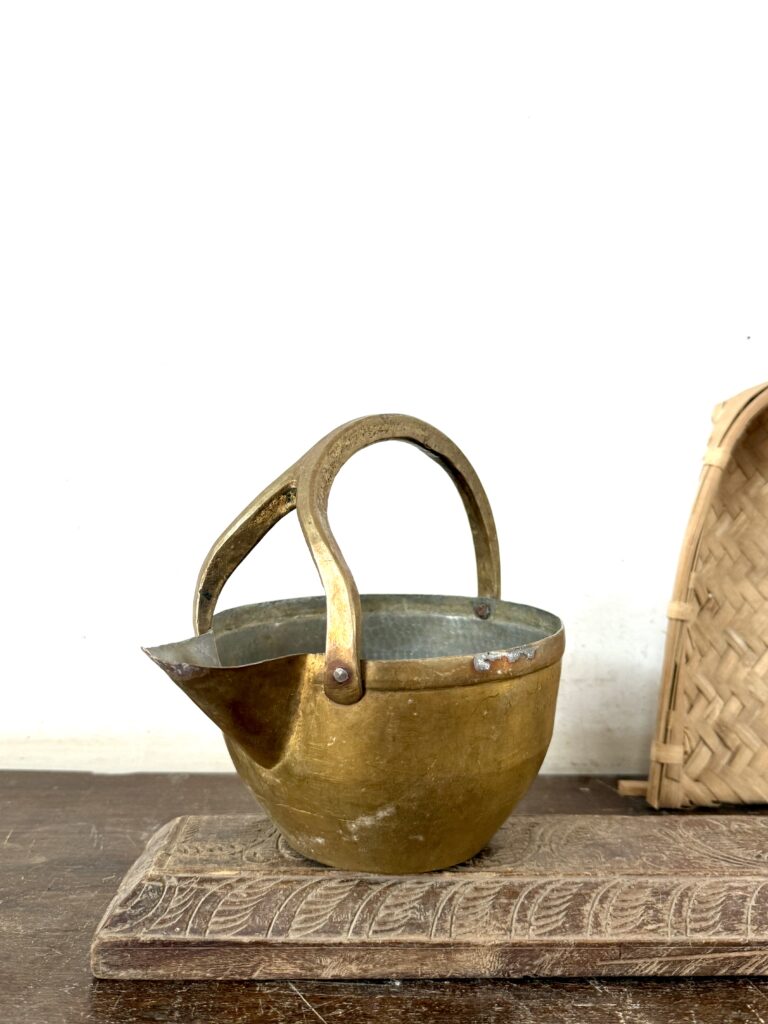Classic Ghee heater/ pourer heavy brass with tin lined inners - Image 3