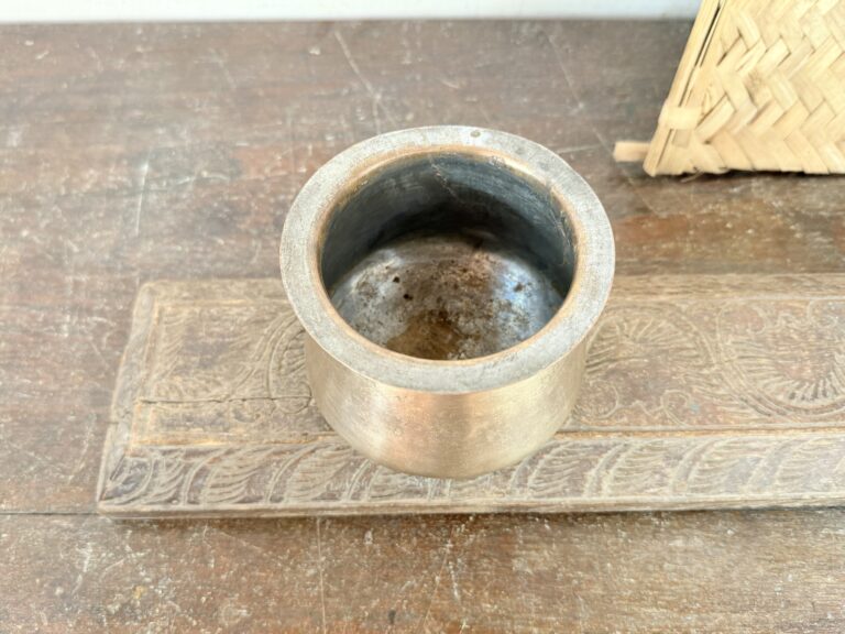 Classic brass Siru nei deksha pot used to store, reheat and serve ghee - Image 4