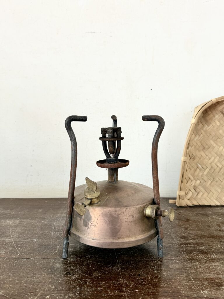 Classic vintage standard size brass metal kerosene pressure stove