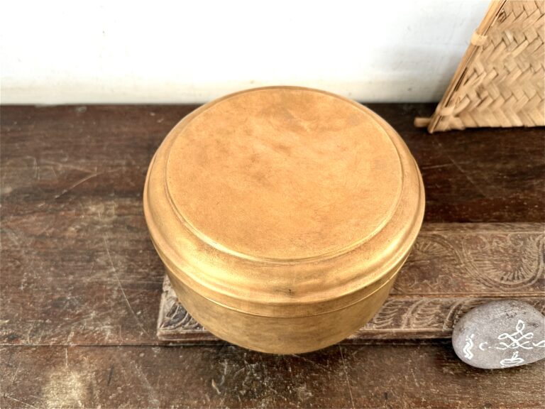 Classic golden brass spice box with 7 deep spice containers - Image 9
