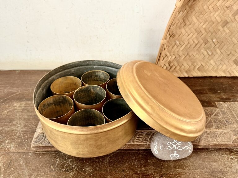 Classic golden brass spice box with 7 deep spice containers - Image 4