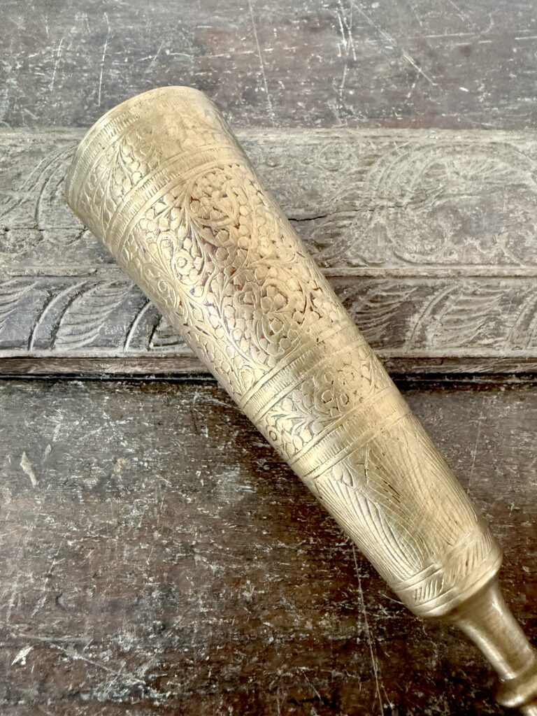 Unique and rare Tulip English bud vase with etched fine detailing pattern golden bronze - Image 7