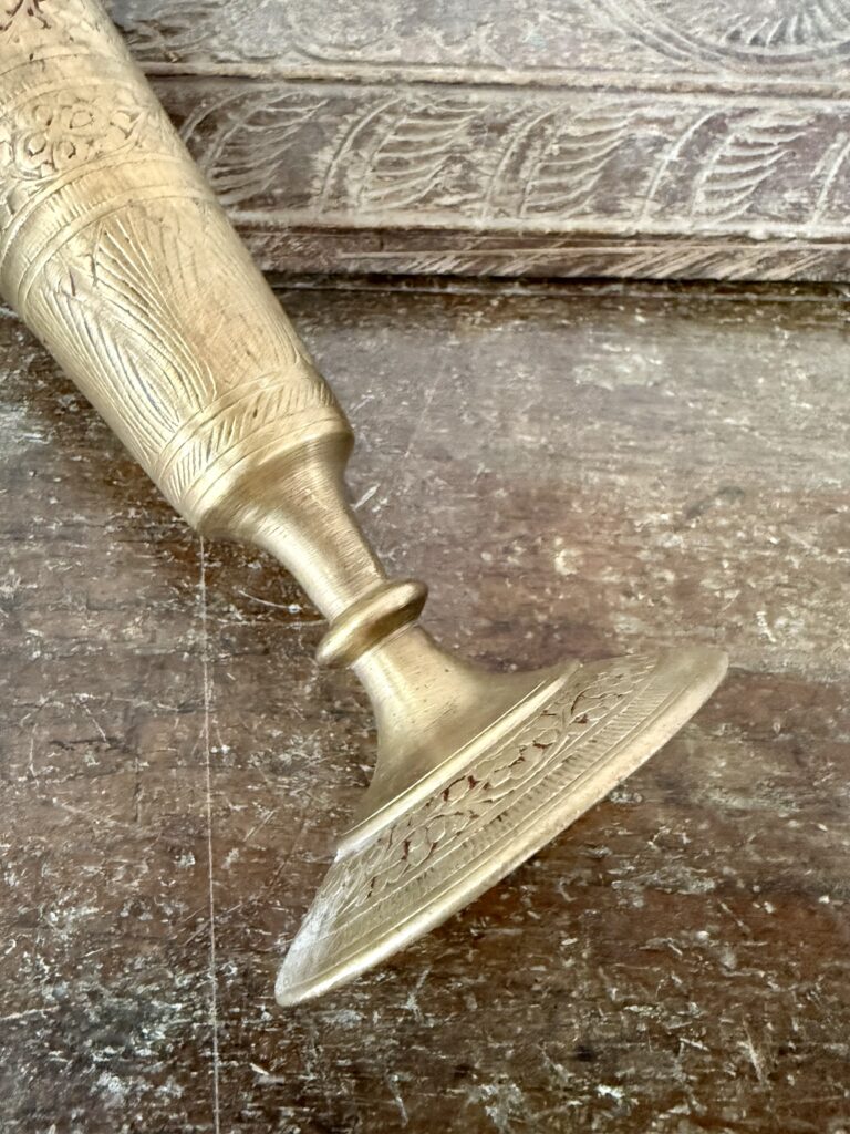 Unique and rare Tulip English bud vase with etched fine detailing pattern golden bronze - Image 8