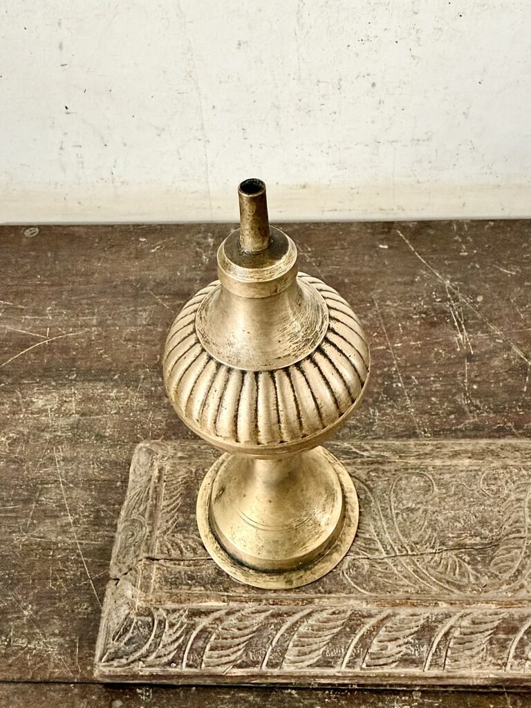 Kerosene ribbed pattern brass lamp unique handmade classic collectible - Image 5