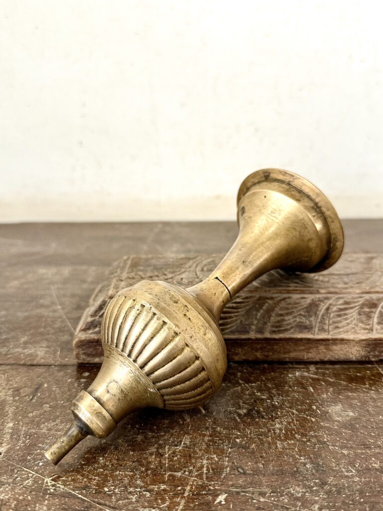 Kerosene ribbed pattern brass lamp unique handmade classic collectible - Image 6