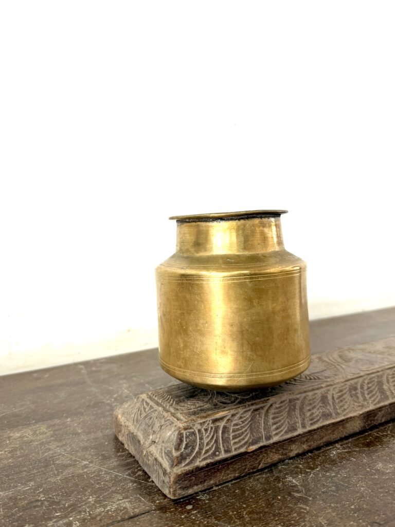 Brass water sombhu classic pattern solid heavy cast handmade collectible