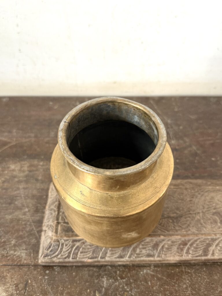 Brass water sombhu classic pattern solid heavy cast handmade collectible - Image 5