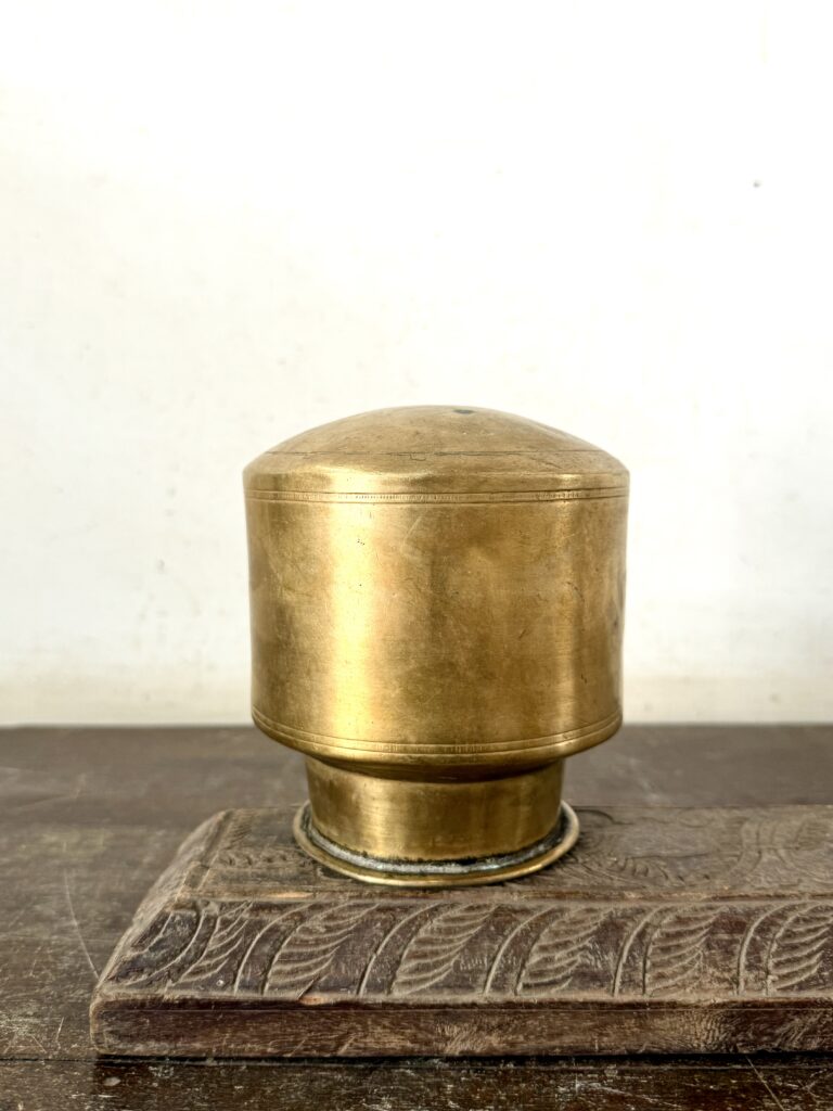 Brass water sombhu classic pattern solid heavy cast handmade collectible - Image 7