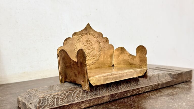 Vintage brass Pooja mandap Ganesh emboss, arched back - Image 2