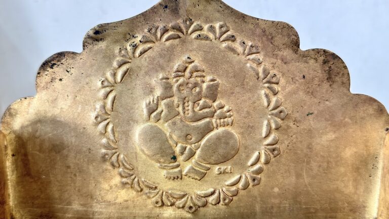 Vintage brass Pooja mandap Ganesh emboss, arched back - Image 6