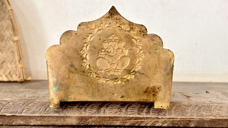 Vintage brass Pooja mandap Ganesh emboss, arched back - Image 5