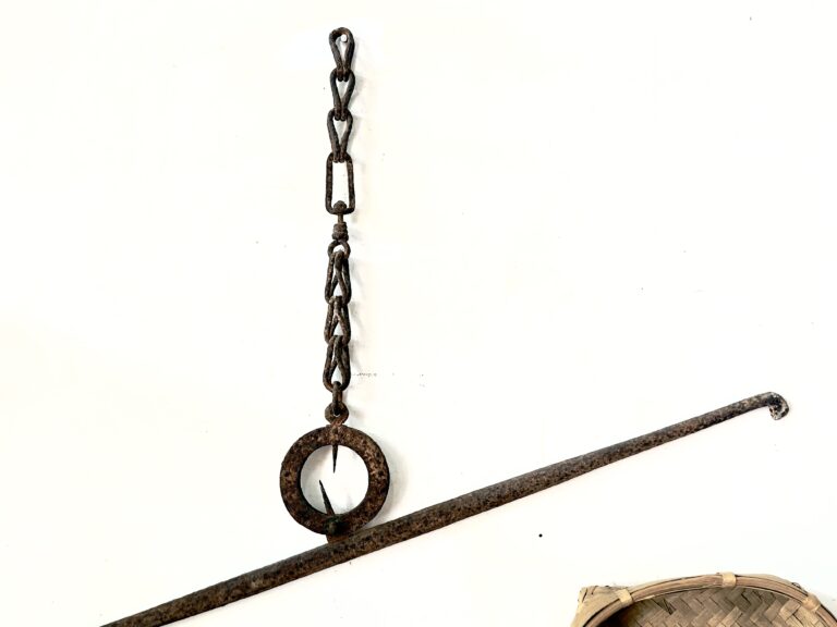Antique 100+ years old Cast iron physical balance used in spice trade era - Image 2