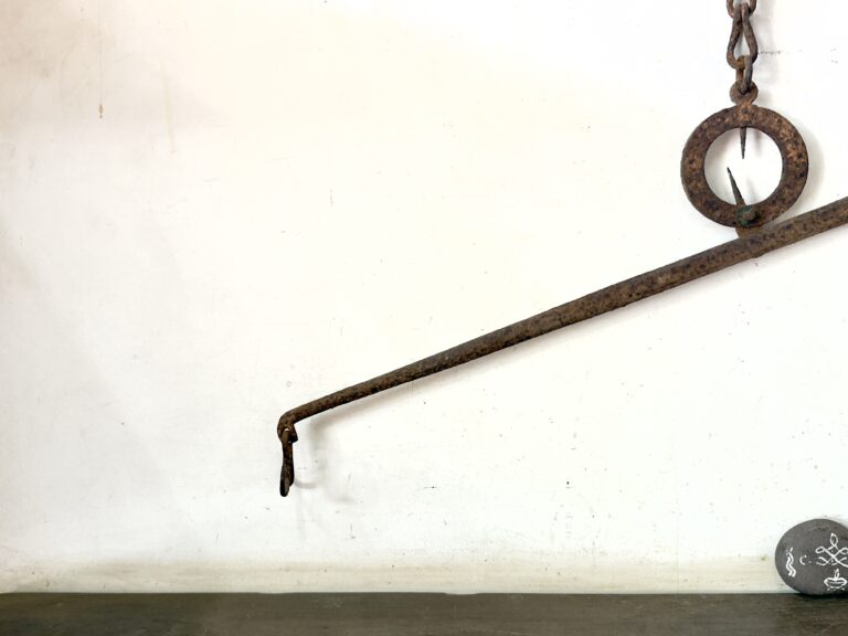 Antique 100+ years old Cast iron physical balance used in spice trade era - Image 3