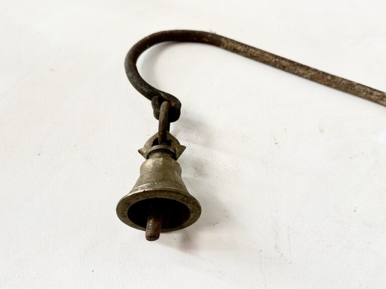 Antique Kings Arrival announcer bell 100+ years old Bell metal bell mounted on a curved Cast iron pole - Image 7